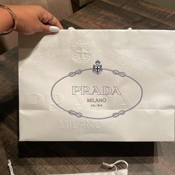 Authentic Prada Re-Edition unlimited mini bag - Picture 6 of 11